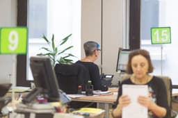 Governo e sindicatos discutem a reclassificação de cargos intermediários.. Reprodução: Elpais