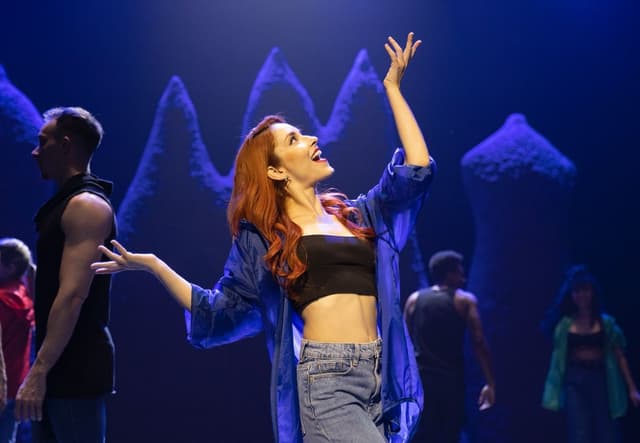 Gabriella Di Grecco reflete sobre sua trajetória no teatro em homenagem ao Dia do Artista de Teatro. Reprodução: Globo