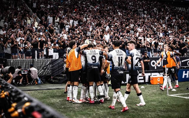 Técnico Ramón Díaz divulga lista de 26 jogadores para o jogo contra o América de Cali. Reprodução: Lance.