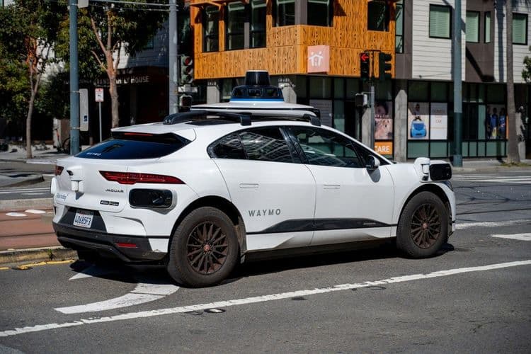 Waymo usa dados de robotáxis para treinar modelos de IA generativa.; Reprodução: TechCrunch