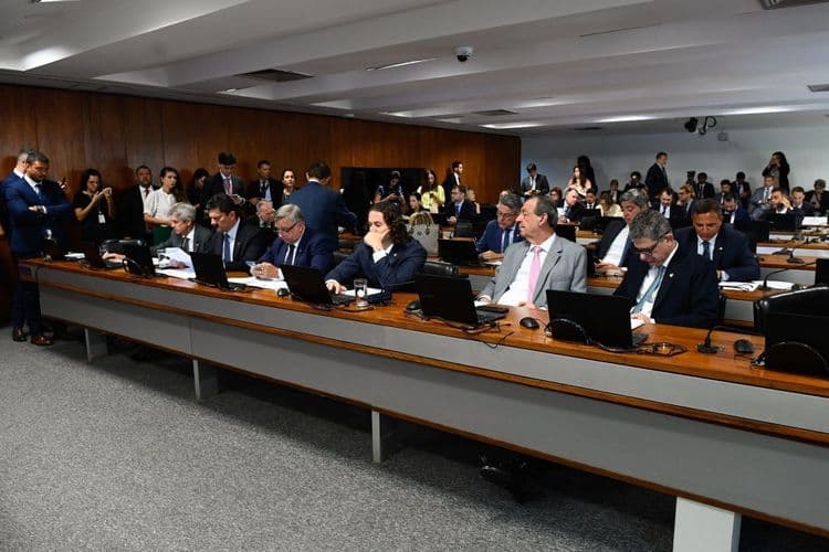 Senado aprova medidas para proteger mulheres vítimas de violência
