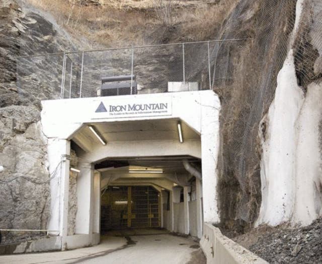 Funcionários federais processam aposentadorias em antiga mina na Pensilvânia, que será desativada em breve. Reprodução: Business Insider