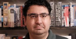 Thomas Breckenridge, ex-RoRight Stuf e Crunchyroll, agora se destaca em nova função. Reprodução: Anime News Network