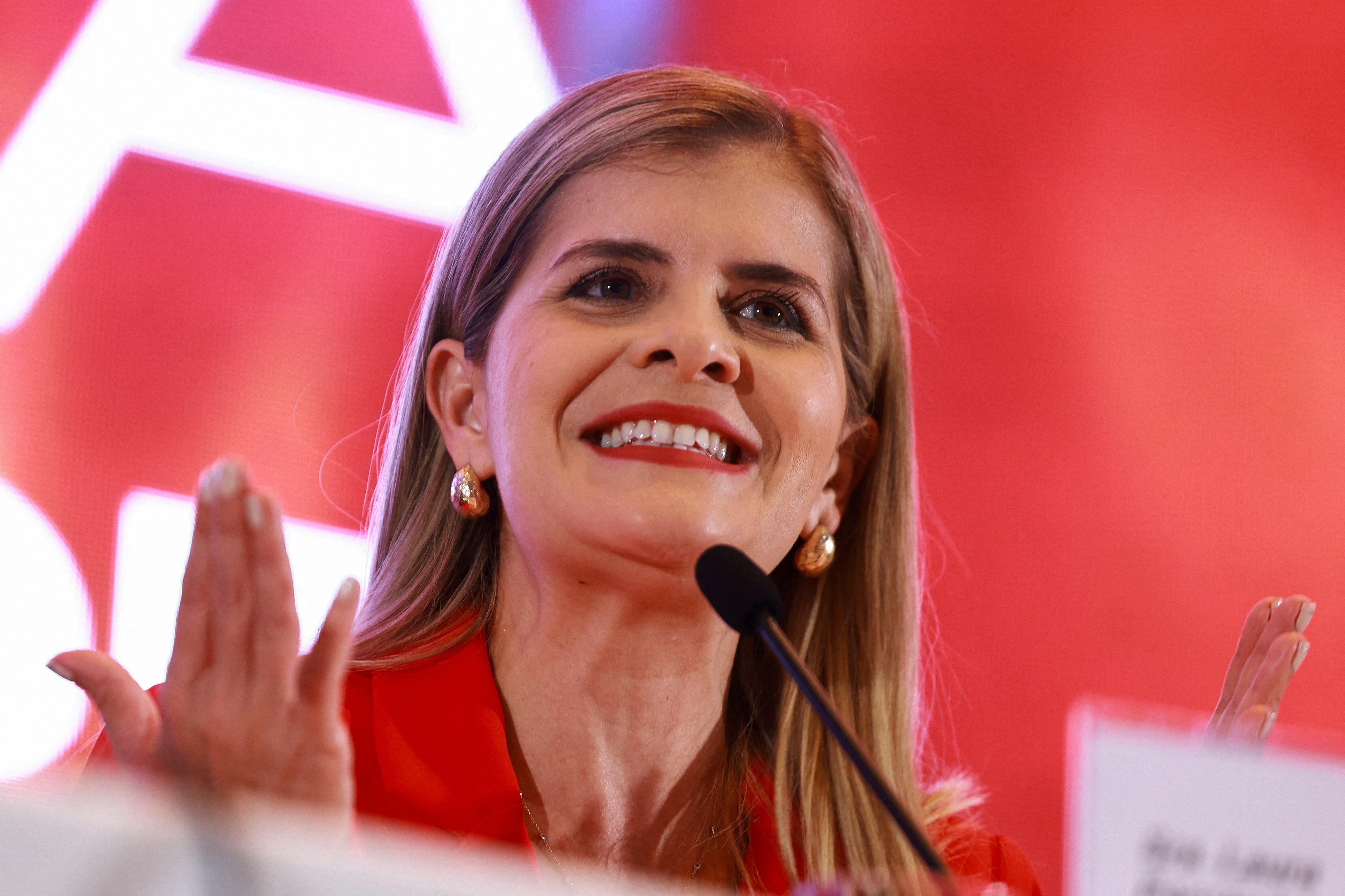 Laura Fernández faz seu primeiro discurso como presidenta eleita, sinalizando tom conciliador.. Reprodução: Elpais