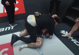 Lutador sofre lesão grave após brincadeira inesperada