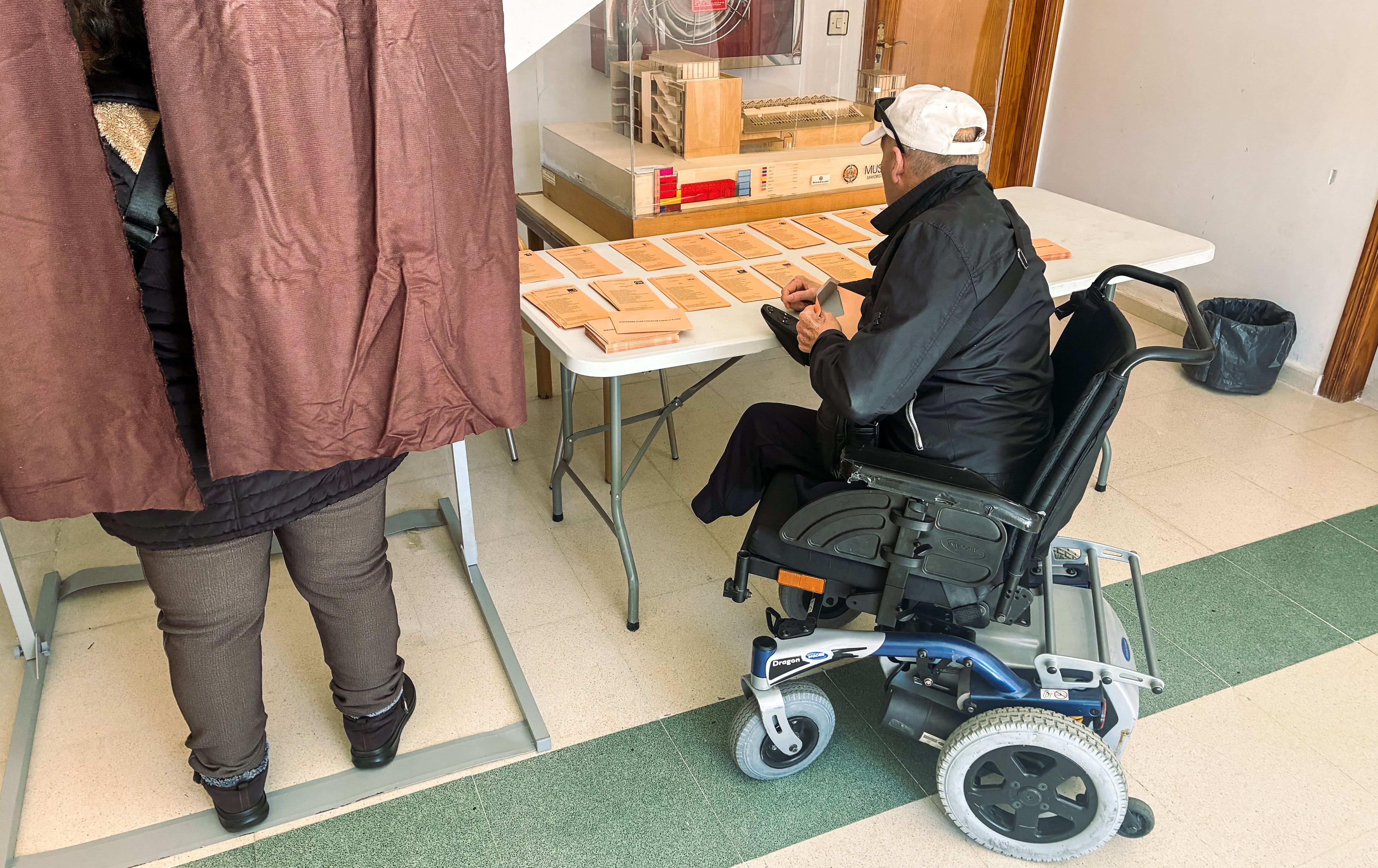 [Eleitores resignados votam na Castilla despoblada]. Reprodução: Elpais