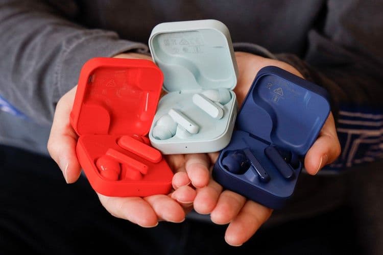 Comparação entre os modelos Buds 2a, Buds 2 e Buds 2 Pro da CMF by Nothing. Reprodução: Gizmodo