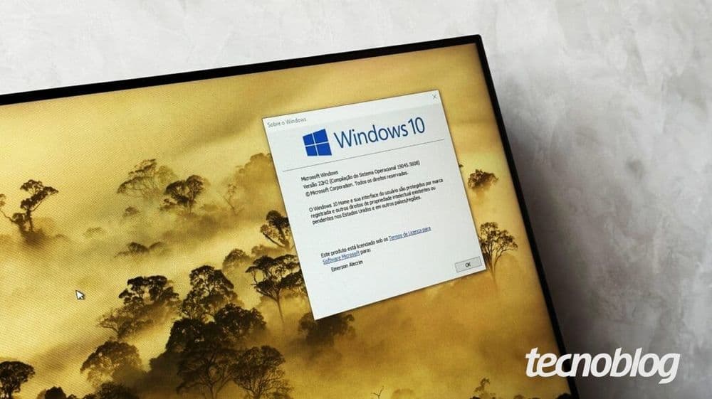 Imagem do Windows 10 mostrando o calendário e a remoção do relógio com segundos. Reprodução: Tecnoblog