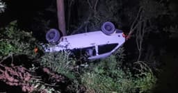 Motorista capota carro em fuga da Brigada Militar