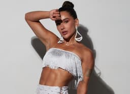 Luiza Caldi brilha como musa da Vila Isabel no Carnaval