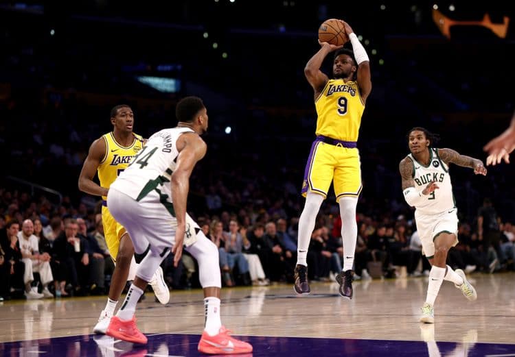 Bronny James Brilha com 17 Pontos e Prova seu Valor