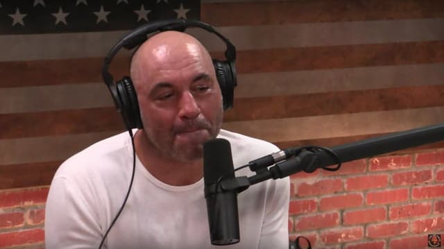 Dr. Roman Yampolskiy discute as capacidades ocultas da IA no podcast de Joe Rogan.; Reprodução: Gizmodo