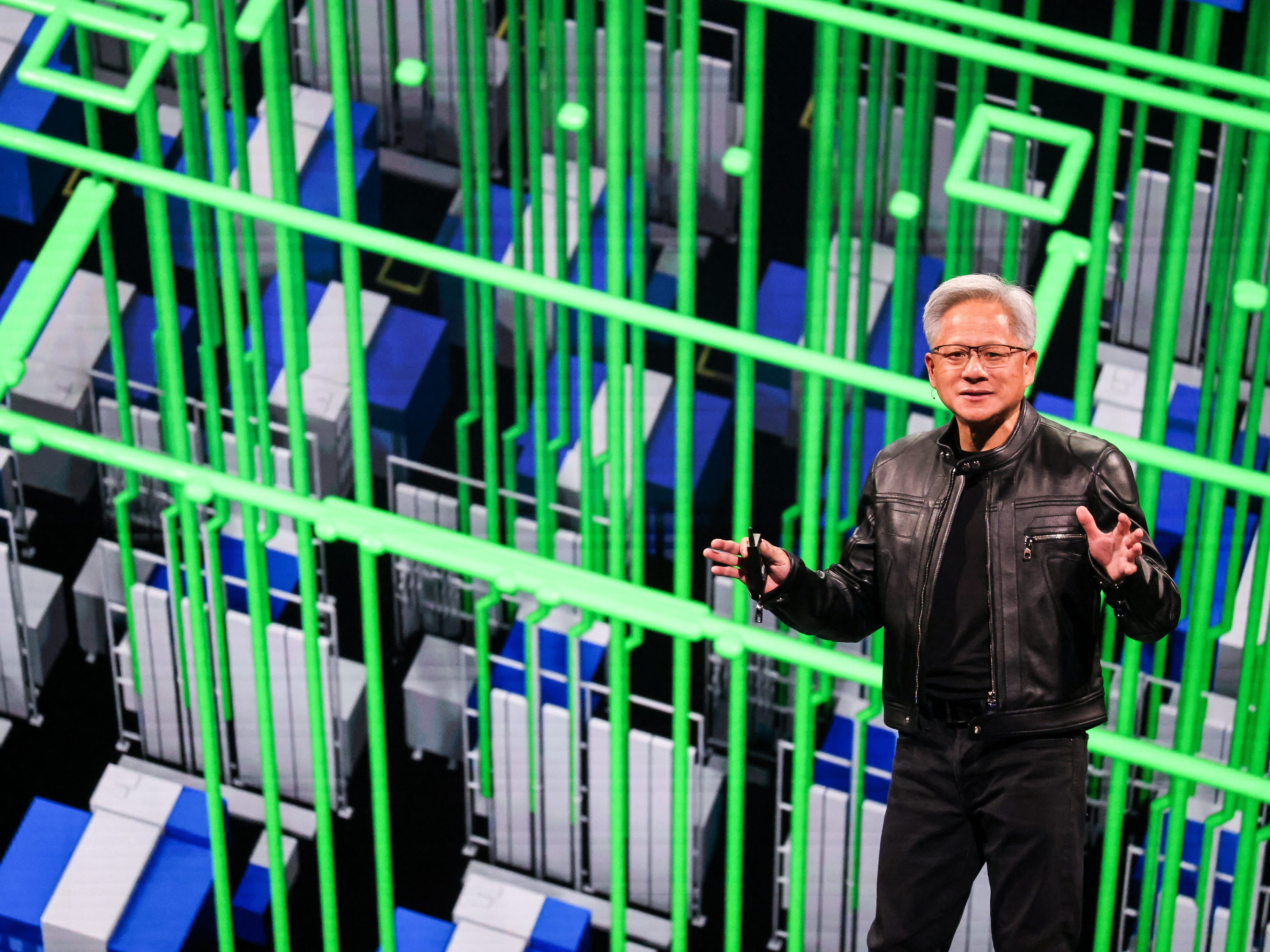 Jensen Huang critica CEOs que culpam IA por demissões: 'É uma desculpa preguiçosa'