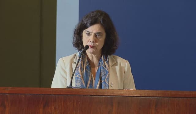 Aumento da dengue provoca crise no Ministério da Saúde