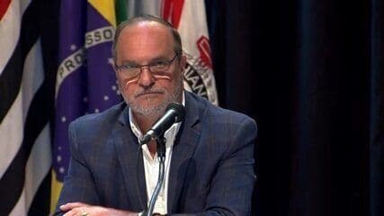 Romeu Tuma Jr. declara ambição do Corinthians em se espelhar no Flamengo durante coletiva. Reprodução: Globo