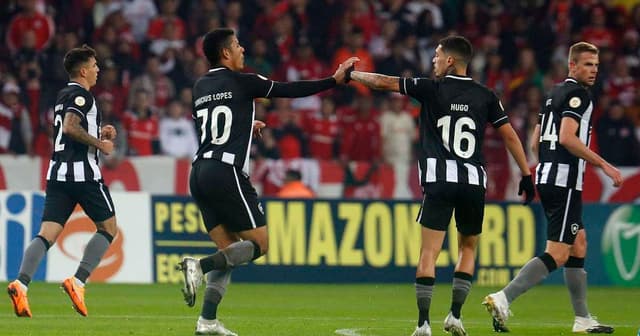 Botafogo tenta reverter desvantagem na Recopa