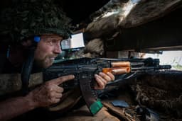 Zelensky afirma que exército ucraniano deve crescer rapidamente