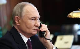 Vladimir Putin contata oficial ferido em ataque de drone em Kursk. Legenda da imagem. Reprodução: Business Insider