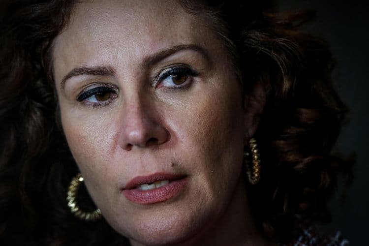Carla Zambelli, condenada pelo STF, busca apoio da bancada do PL na Câmara. Reprodução: Globo