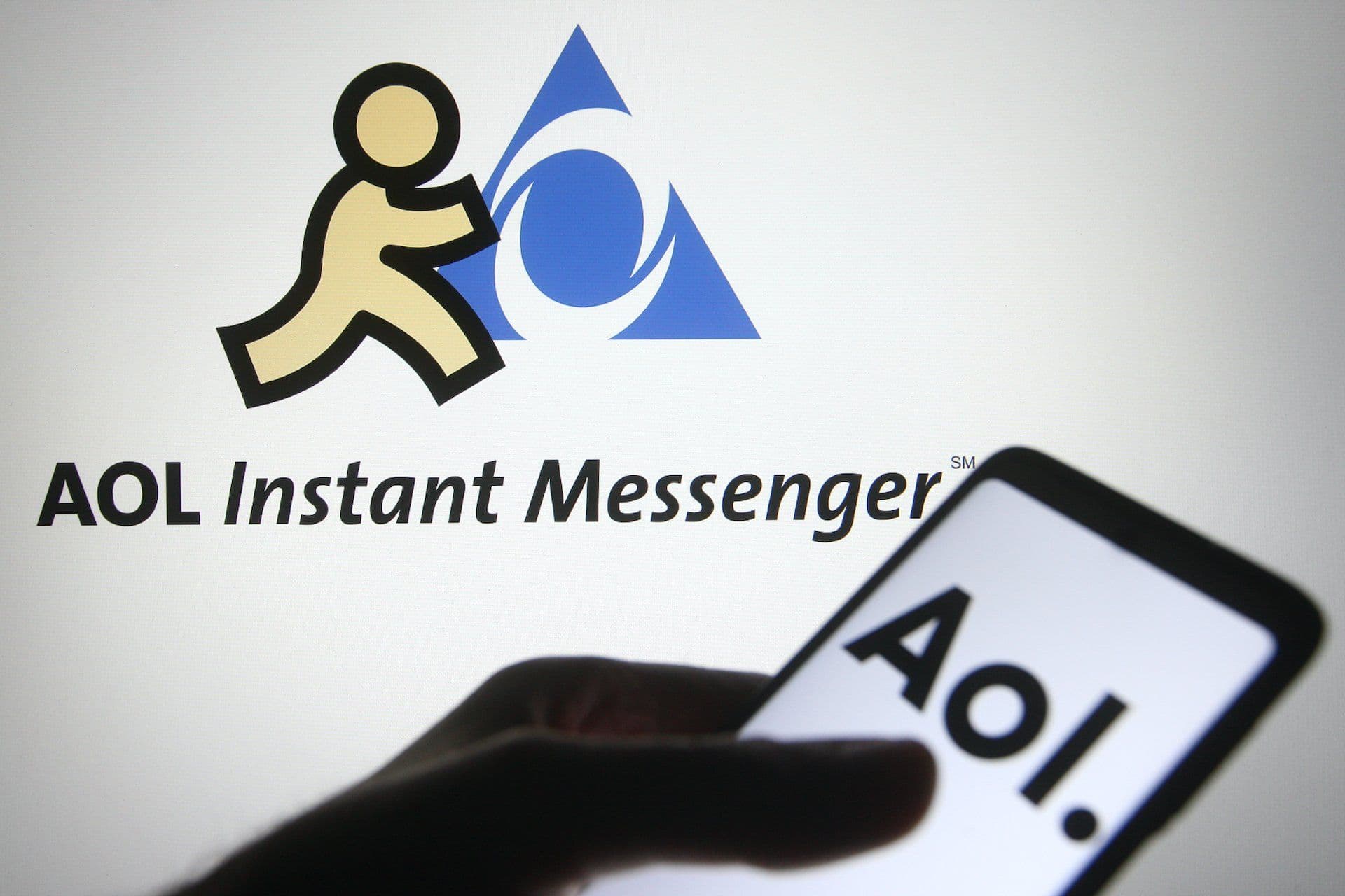 A nostalgia pelo tempo de espera para carregar imagens na era AOL. Reprodução: Gizmodo