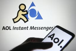 A nostalgia pelo tempo de espera para carregar imagens na era AOL. Reprodução: Gizmodo