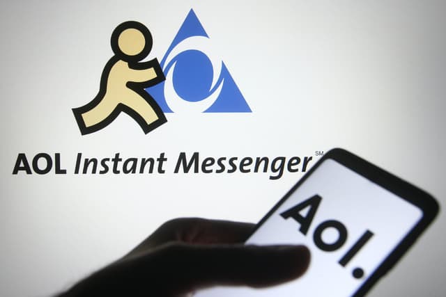 A nostalgia pelo tempo de espera para carregar imagens na era AOL. Reprodução: Gizmodo