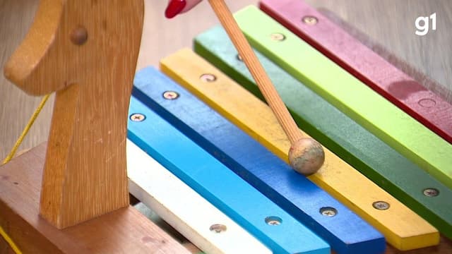 Brinquedos tradicionais ganham espaço no Dia das Crianças no RS, estimulando desenvolvimento longe das telas. Reprodução: Retorno do item 11