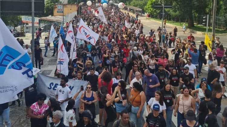 Greve de categoria é mantida após assembleia realizada nesta terça-feira (15). Reprodução: CNN Brasil