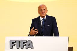 Collina sugere mudança nas regras de pênaltis no futebol