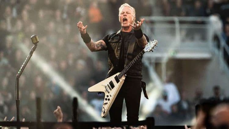 Família McKee atribui suas vidas salvas ao Metallica após acidente em casa.; Reprodução: Terra