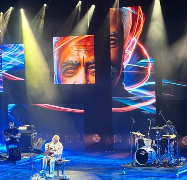 Gilberto Gil emociona público em apresentação no Auditório Ibirapuera, após a morte da filha Preta Gil. Reprodução: Globo