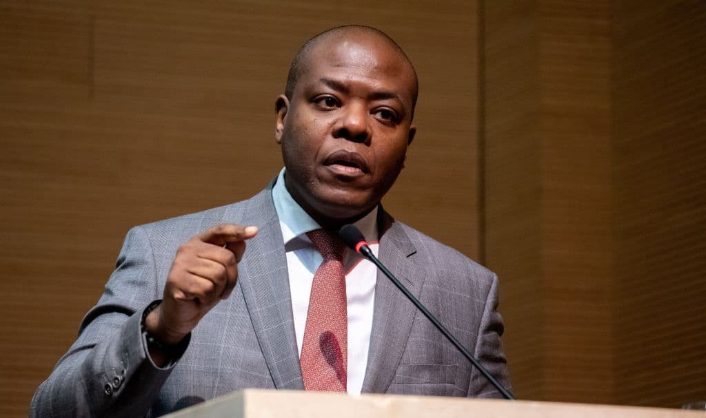 Silvio Almeida depõe à Polícia Federal sobre denúncias