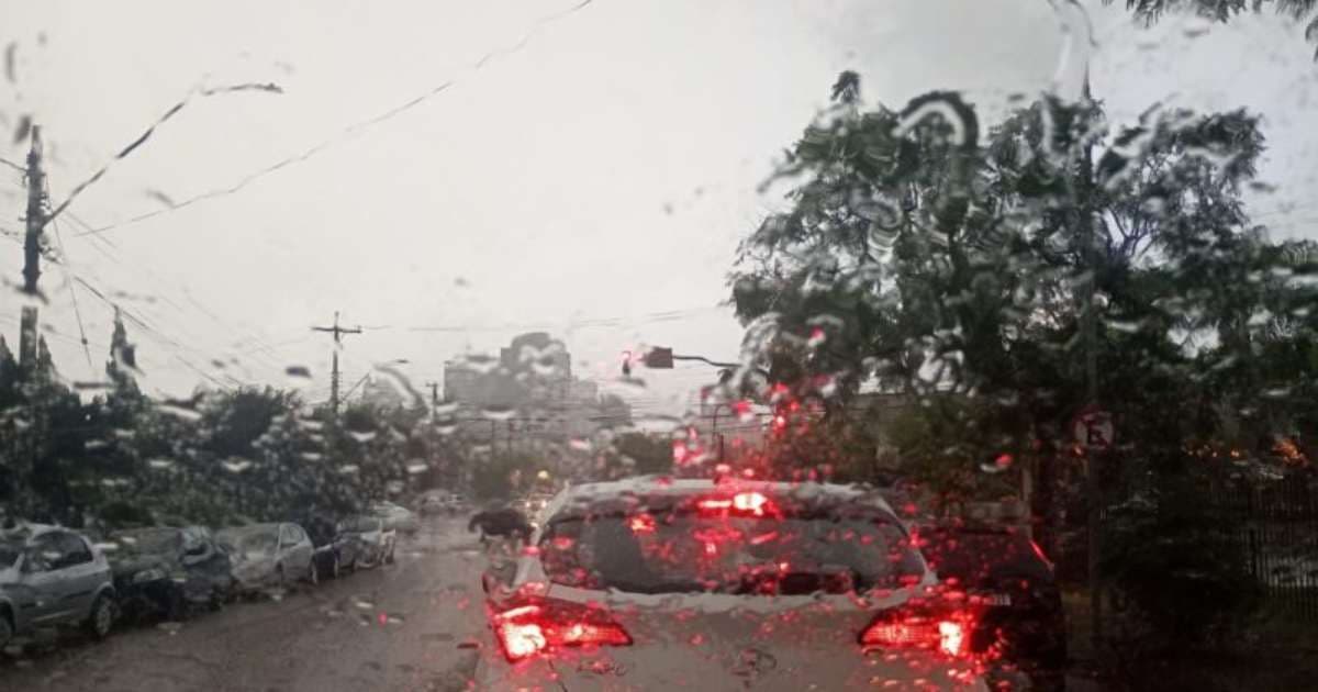 Defesa Civil alerta para chuvas intensas em Porto Alegre