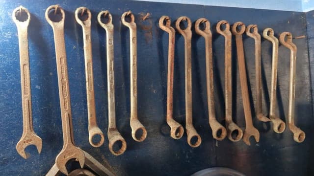 Maresia na Praia do Futuro causa prejuízos aos moradores