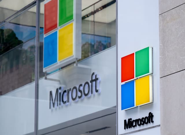 Microsoft inicia demissões de 9 mil funcionários, substituindo representantes de vendas por engenheiros de soluções. Reprodução: Business Insider