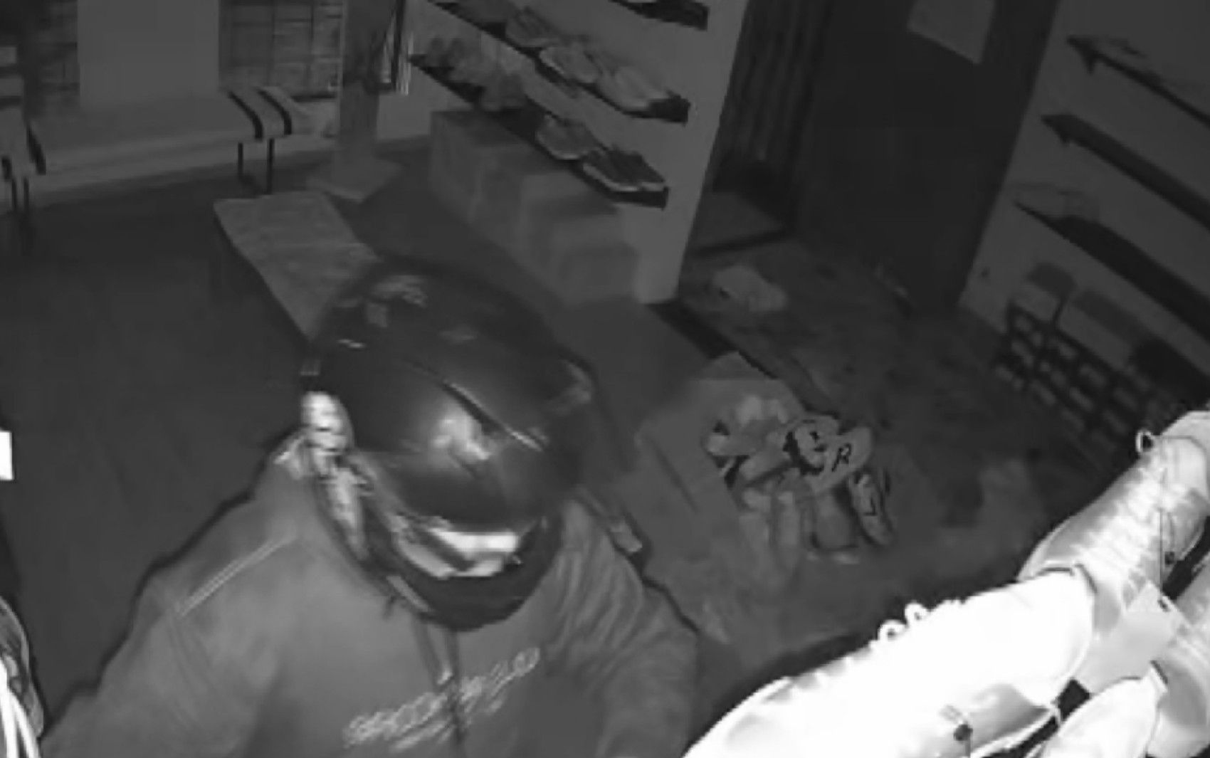 GCM detém suspeito de furto de R$ 30 mil em loja de Ribeirão Preto. Reprodução: G1