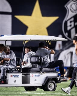 Atacante sofre nova lesão na coxa esquerda durante treinamento. Legenda da imagem. Reprodução: Globo