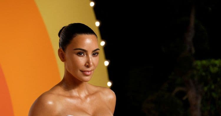Grupo de homens é julgado por roubo à Kim Kardashian durante a Semana de Moda de Paris. Reprodução: Reuters