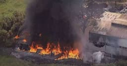 Incêndio devastador atinge galpão de plásticos em BH