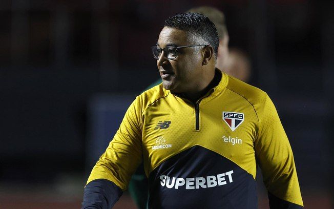 Roger encara vaias da torcida do São Paulo. Reprodução: Esporte