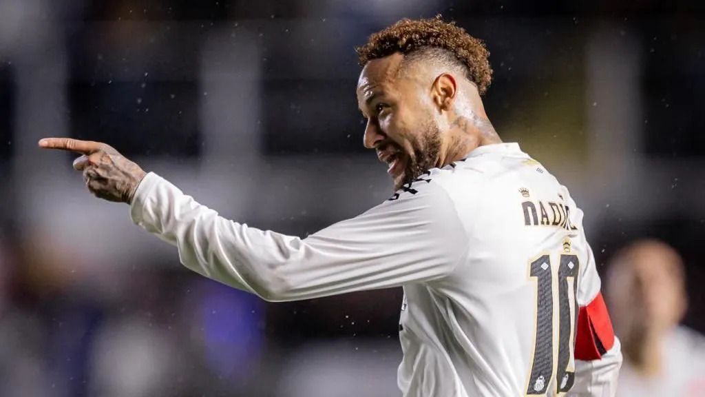 Neymar chega à convocação para Copa com 45 jogos, 18 gols e 9 assistências