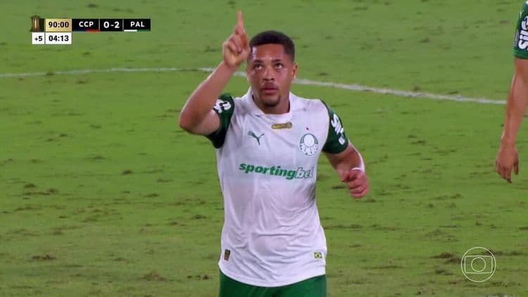 Atacante brilha mesmo após chance perdida e garante vitória contra o Cerro Porteño. Legenda da imagem. Reprodução: Globo