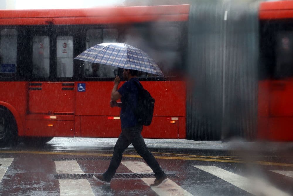 Previsão de chuva e mudança de temperatura em diversas regiões do Brasil neste fim de semana. Reprodução: Globo