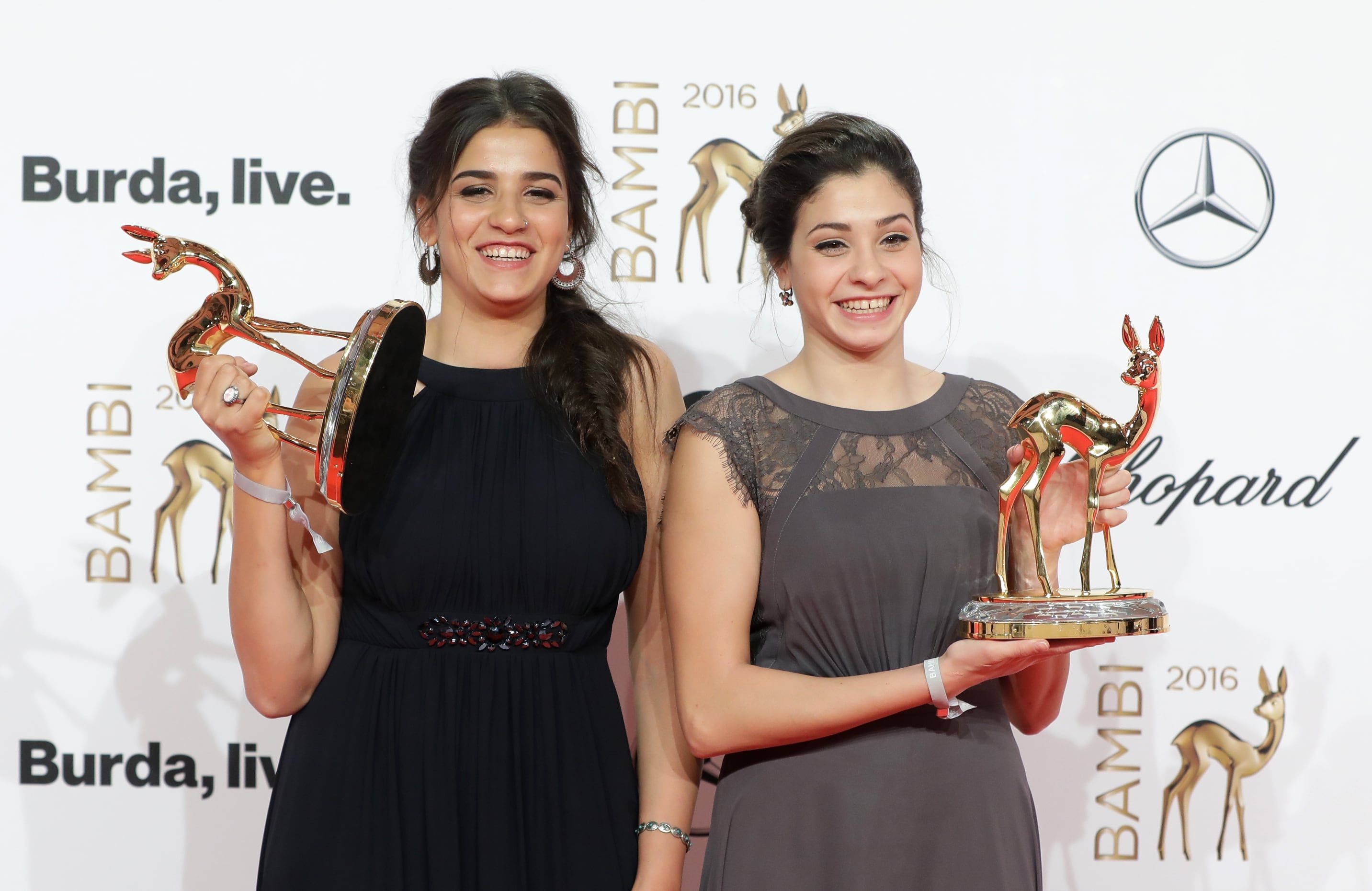 Sarah Mardini, socorrista, enfrenta julgamento na Grécia por resgatar refugiadas como ela.. Reprodução: Elpais