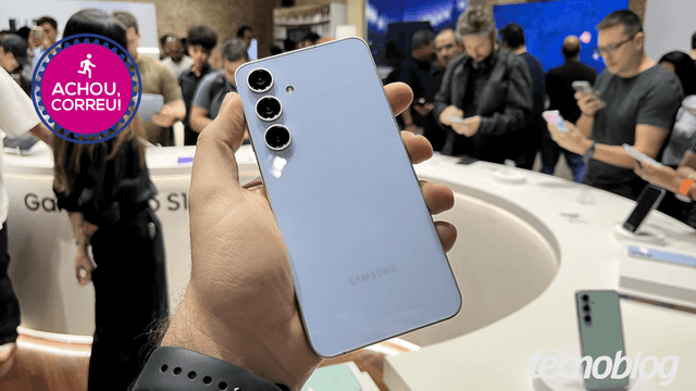 Galaxy S24 FE: bateria de 4.700 mAh e tela AMOLED com 40% de desconto no AliExpress. Reprodução: Giovanni Santa Rosa