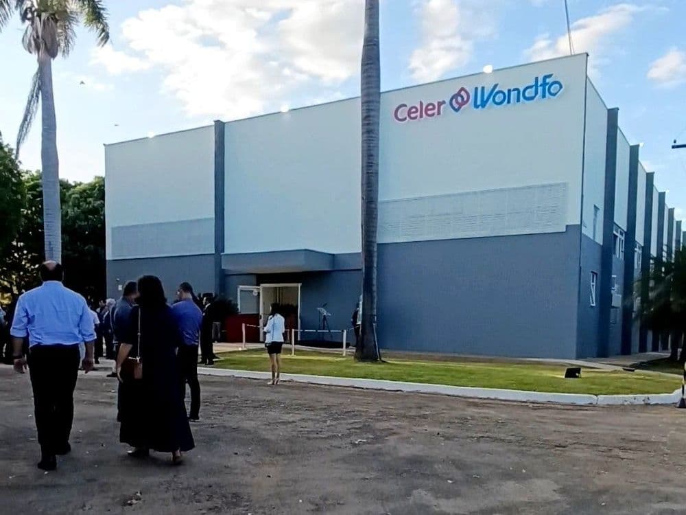 Prefeito inaugura nova fábrica da Celer Biotecnologia em Montes Claros, ampliando o polo farmacêutico da cidade. Reprodução: Globo