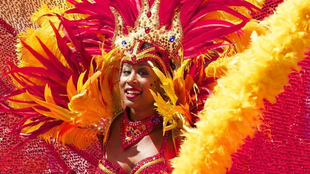 Encontre inspirações criativas para fantasias de Carnaval