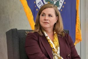 Bowman, do Fed, diz que é necessário monitorar impacto da IA no sistema financeiro