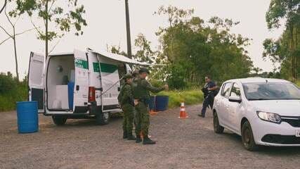 Operação montada no Rio Grande do Sul para combater a gripe aviária. Reprodução: Globo