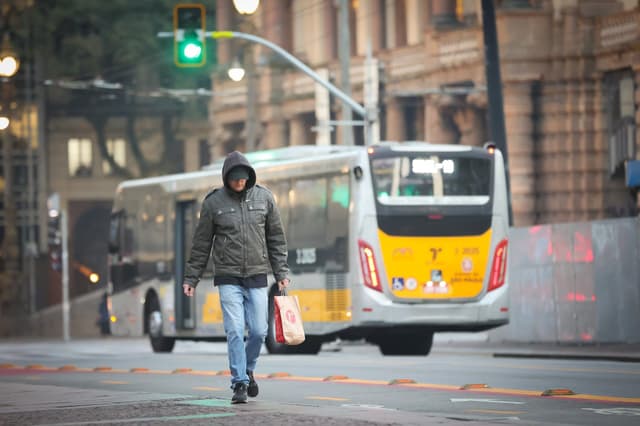 A semana começa com temperaturas abaixo de 20°C em São Paulo, com mínima de 9°C. Legenda da imagem. Reprodução: Globo